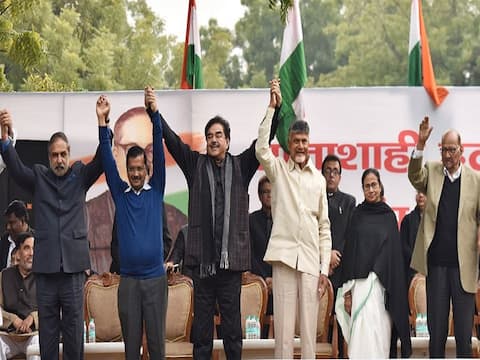 विपक्ष की बैठक आज, वायुसेना की कार्रवाई पर हो सकती है चर्चा विपक्ष की बैठक आज, वायुसेना की कार्रवाई पर हो सकती है चर्चा