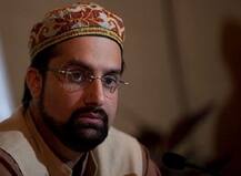 एनआईए ने कश्मीर में मीरवाइज सहित कई अलगाववादियों के परिसरों पर छापे मारे