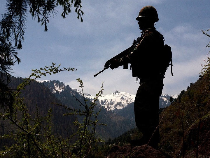Jammu Kashmir: CEASEFIRE VIOLATION From Pakistan IN KUPWARA पाकिस्तान ने कुपवाड़ा के माछिल में किया सीज़फायर का उल्लंघन, भारतीय सैनिक दे रहे हैं मुंहतोड़ जवाब