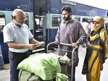 अनुच्छेद 370: जम्मू कश्मीर से स्पेशल स्टेटस हटाने से नाराज पाकिस्तान ने रोकी समझौता एक्सप्रेस