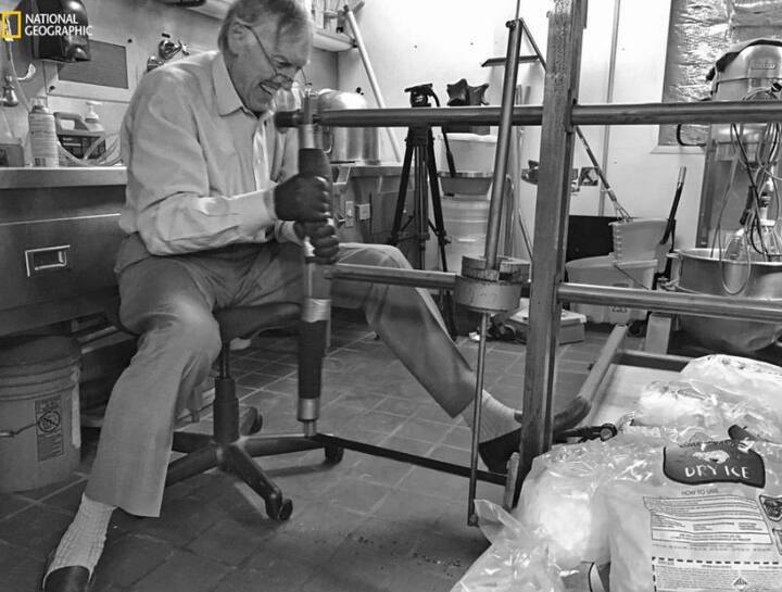 नेशनल जियोग्राफी ने उन पर डॉक्यूमेंट्री बनाई है. मरने से पहले सुसेन हर समय अपने पास एक कार्ड रखती थी ताकि कहीं भी उनकी मौत हो तो डॉक्टर्स को जानकारी दी जा सके जिससे जल्द से जल्द उनकी बॉडी फ्रोजन हो सके और खराब ना हो.