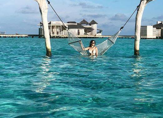 बहरहाल, आपको बता दें, वैकेशंस में भी दिशा बिकिनी में ही तस्वीरें पोस्ट करना पसंद करती हैं. 