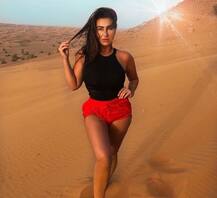 वैकेशन के दौरान इस हसीना ने पोस्ट की हद से ज्यादा बोल्‍ड तस्वीरें, देखें यहां