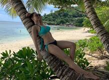 हॉट बिकिनी तस्‍वीरों से इंटरनेट का तापमान बढ़ा रही है क्लॉडिया, देखें तस्वीरें