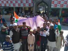 सर्जिकल स्ट्राइक-2: अभिनदंन की सलामती के लिए चादरपोशी कर मांगी वापसी की दुआ