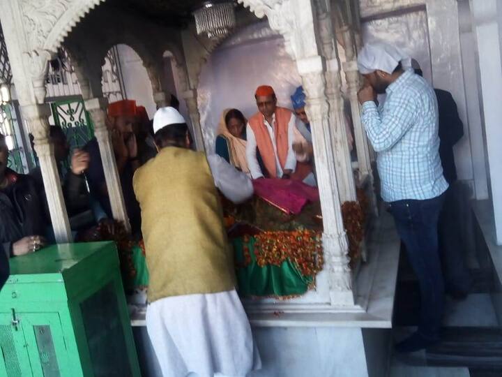 इस अवसर पर सपा के पूर्व नगर सचिव आफताब अहमद ने कहा कि पाकिस्तान ने हमारे देश के ऊपर सीजफायर का उल्लंघन कर हमले करने की हिमाकत की है. हिंदुस्तान भी चुप नहीं बैठेगा. हम पाकिस्तान की हर कार्रवाई का उसी की भाषा में जवाब देंगे.