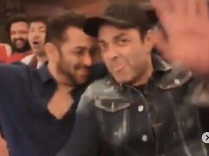 Salman Khan dance on malaika arora debut song viral video with Bobby Deol Malaika Arora Baadshah Urvashi rautela एक्स भाभी मलाइका अरोड़ा के डेब्यू गाने पर जमकर नाचे सलमान खान, वायरल हो रहे हैं वीडियोज