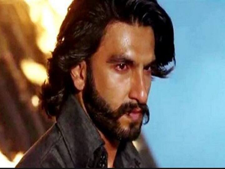 रणवीर सिंह बोले, शहीद की मां को लगता है तो कर दें पाकिस्तानी कलाकारों को बैन Ranveer Singh reacts on pakistani actors should ban or not, pulwama attack रणवीर सिंह बोले, शहीद की मां को लगता है तो कर दें पाकिस्तानी कलाकारों को बैन