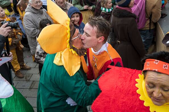 आपको बता दें, जर्मनी में ये कार्निवल खासतौर पर रोज़ेनमोंटाक के आसपास मनाया जाता है; इस पीरियड को 