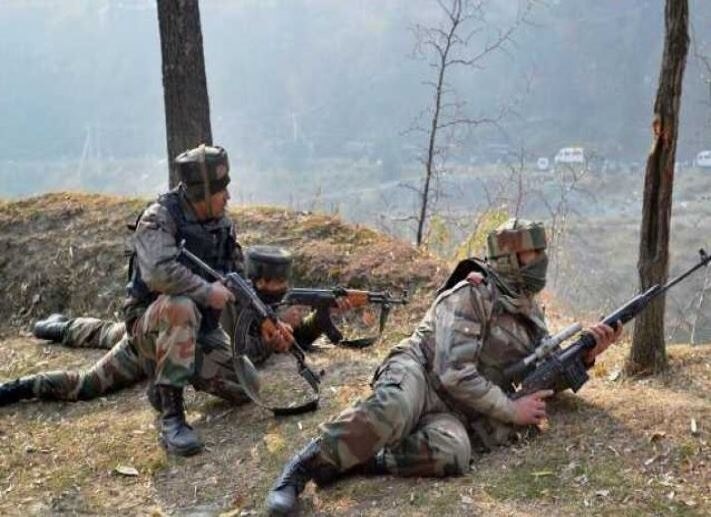 jammu kashmir: Ceasefire violation by Pakistan breaks two-day lull along LoC जम्मू-कश्मीर: पाकिस्तान ने किया सीजफायर का उल्लंघन, भारतीय सेना ने दिया मुंहतोड़ जवाब