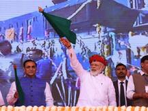 गुजरात: जसपुर में पाटीदारों को रिझाने के लिए पीएम मोदी ने रखी कुलदेवी माता के मंदिर की आधारशिला