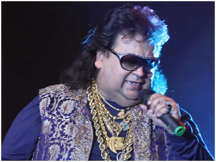 Birthday Special-तबला वादक से म्यूजिक डायरेक्टर बने बप्पी लहिरी को ऐसे ही नहीं कहा जाता डिस्को किंग Bappi lahiri is the disco king of Bollywood Birthday Special-तबला वादक से म्यूजिक डायरेक्टर बने बप्पी लहिरी को ऐसे ही नहीं कहा जाता डिस्को किंग