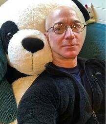 ये है दुनिया का सबसे धनी आदमी, इनकी कुल संपत्ति जान दंग रह जाएंगे आप