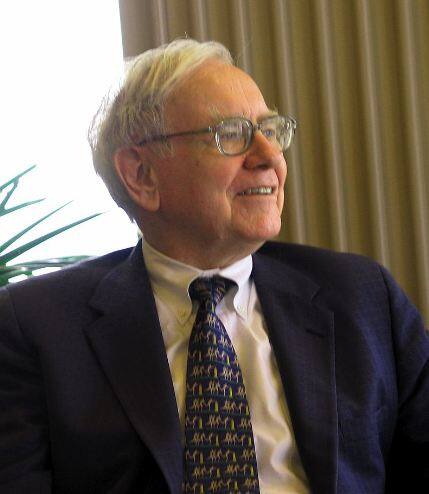 इस सूची में तीसरा नाम 88 वर्षीय वॉरेन बफेट का है जो कि इंवेस्टमेंट गुरू हैं. पिछले साल बड़ा घाटा होने के बावजूद वे 82.5 बिलियन डॉलर के साथ तीसरे सबसे धनी व्यक्ति है. फोटोः गूगल फ्री इमेज