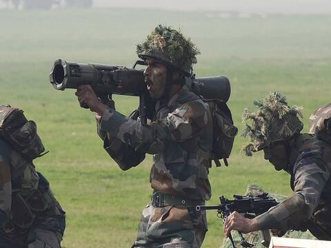 LoC पर फायरिंग को लेकर भारतीय सेना ने पाक आर्मी को दी चेतावनी, कहा नहीं माने तो गंभीर नतीजे भुगतने होंगे LoC पर फायरिंग को लेकर भारतीय सेना ने पाक आर्मी को दी चेतावनी, कहा नहीं माने तो गंभीर नतीजे भुगतने होंगे