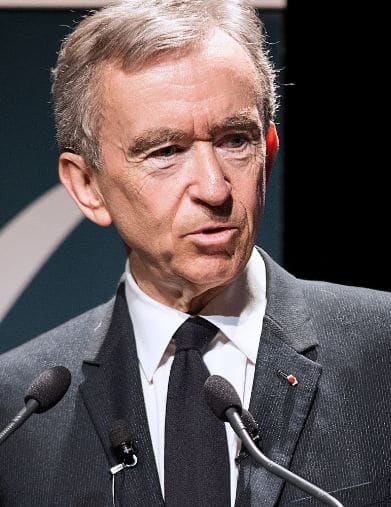 फ्रांसीसी लक्जरी गुड कंपनी LVMH के सीईओ बर्नार्ड अरनॉल्ट चौथे स्थान पर रहें. फोटोः गूगल फ्री इमेज