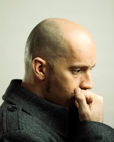   वहीं कुछ लोगों ने इस घटना को नेटफ्लिक्स के एक शो से जोड़ दिया है जिसमें हीरो अपनी गर्लफ्रेंड के इस्तेमाल किया टैंपोन और दांत रखता था. अब देखना   होगा कि एलेक्स जेनी के साथ क्या करता है. 