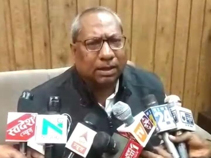 गोरखपुरः पिता ने दी थी कड़ी टक्कर लेकिन अब बेटे का हाथ योगी आदित्यनाथ के साथ!