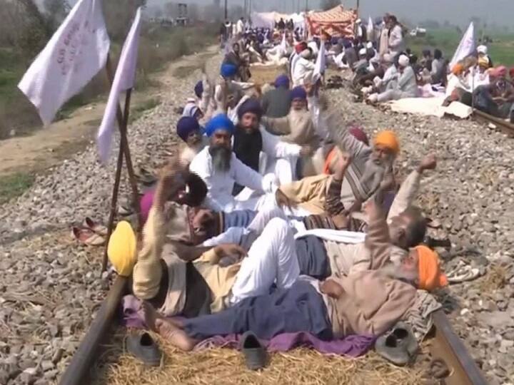 Protesting Farmers in Punjab Call Off Amritsar-Delhi Railway Blockade After 2 Days पंजाब: अपनी मांगों को लेकर रेल पटरी पर बैठे किसानों ने खत्म किया आंदोलन