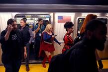 हैरतअंगेज! मेट्रो में अकेला ट्रैवल करता दिखा 1 साल का बच्चा, जानें फिर क्या हुआ