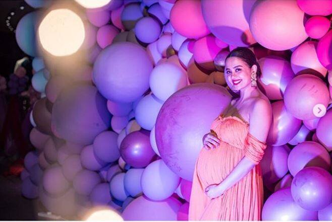 कुछ वक्त पहले उनकी गोद भराई की रस्म अदा की गई. (Photo: surveenchawla)