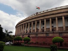 महिला दिवसः जानिए देश की राजनीति में क्या है महिलाओं की स्थिति, आंकड़े चौंकाने वाले हैं
