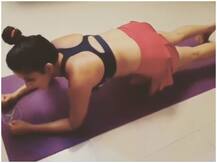 मोनालिसा ने शेयर किया एक्सरसाइज करते हुए HOT वीडियो, सोशल मीडिया पर हो रहा वायरल