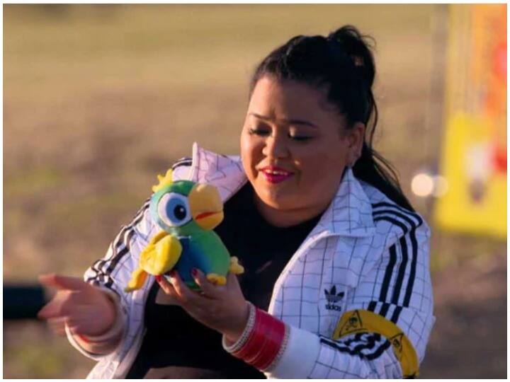 'खतरों के खिलाड़ी 9': तोता लेकर पहुंची भारती सिंह, एली गोनी और शमिता को दिए जीत के टिप्स 'Khatron Ke Khalil 9': Bharti Singh, who reached the show with the parrot, gave tips Aly Goni and Shamita to win 'खतरों के खिलाड़ी 9': तोता लेकर पहुंची भारती सिंह, एली गोनी और शमिता को दिए जीत के टिप्स