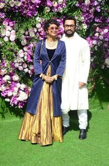 पत्नी किरण राव के साथ आकाश अंबानी की शादी में कुछ इस अंदाज़ में शरीक हुए \'मिस्टर परफेक्शनिस्ट\' आमिर खान