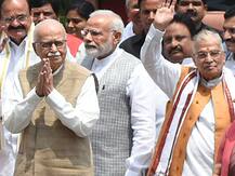 ‘भीष्माचार्य’ को ‘जबरन सेवानिवृत्ति’ दी गई, आडवाणी का टिकट काटे जाने पर शिवसेना