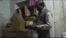 गोरखपुर: होली के पहले बाजार में पहुंचने वाला था \'मीठा जहर\', फूड विभाग ने छापा मार नष्ट की 5 क्विंटल सोनपापड़ी