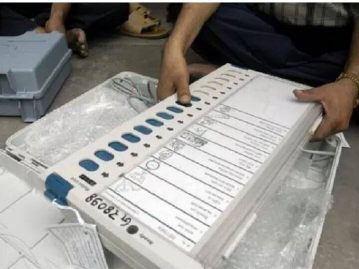 EVM Journey in India: 2004 was the first year when election held with Electronic voting machine EVM में 10 साल तक नतीजे सुरक्षित रहते हैं, जानिए- इसकी हर एक बड़ी खूबी