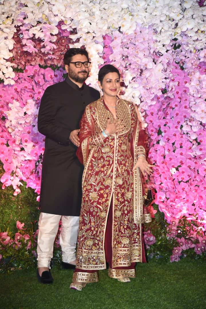 कुछ समय पहले कैंसर का इलाज करा देश लौटीं सोनाली बेंद्रे भी इस सेलिब्रेशन का हिस्सा बनीं.