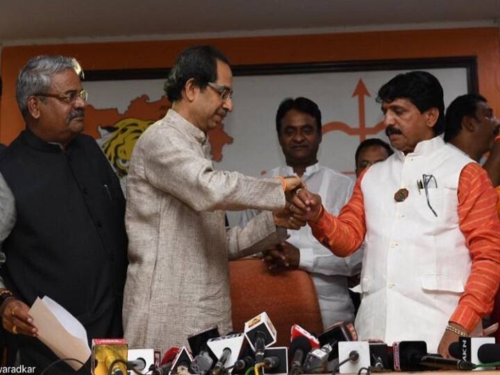 महाराष्ट्रः MNS को झटका, विधायक शरद सोनावणे ने छोड़ी पार्टी, शिवसेना में शामिल हुए Maharashtra: MNS MLA Sharad Sonavade Joined Shivsena today महाराष्ट्रः MNS को झटका, विधायक शरद सोनावणे ने छोड़ी पार्टी, शिवसेना में शामिल हुए