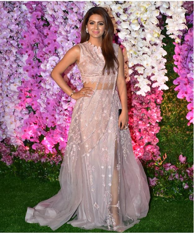 हरभजन सिंह की पत्नी गीता बसरा अकेले यहां पहुंचीं.