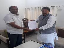 गुजरातः कांग्रेस को एक और झटका, विधायक वल्लभ धारविया ने भी दिया इस्तीफा