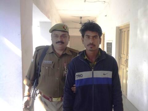 खुलासाः पति और प्रेमी को छोड़कर बहन के साथ रह रही थी युवती, शक में प्रेमी ने उतारा मौत के घाट खुलासाः पति और प्रेमी को छोड़कर बहन के साथ रह रही थी युवती, शक में प्रेमी ने उतारा मौत के घाट