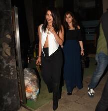 प्रियंका चोपड़ा ने जाह्नवी, जैकलीन सहित कई बड़े सितारों संग रातभर की पार्टी, देखें INSIDE तस्वीरें