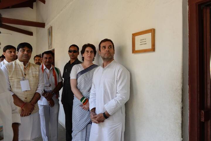 भाषण में प्रियंका गांधी ने मोदी सरकार से कई सवाल पूछे. उन्होंने कहा, ''मोदी सरकार ने युवाओं को दो करोड़ रोजगार देने का वादा किया था, रोजगार कहां हैं?, आपके खाते में 15 लाख रुपए डालने का वादा किया था, क्या हुआ? महिला सुरक्षा की बात की थी, पांच सालों में महिलाओं को किसने पूछा? सही सवाल करिए, क्योंकि आने वाले दिनों में बहुत से मुद्दे उठाए जाएंगे.''