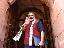 गठबंधन की भेंट चढ़ गए हैं केंद्रीय मंत्री गिरिराज सिंह, हाथ से निकल सकती है नवादा सीट