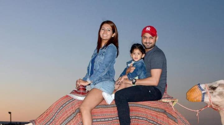 गीता बसरा ने साल 2015 में टीम इंडिया के स्पिन गेंदबाज हरभजन सिंह से शादी कर ली. बताया जाता है कि दोनों ने एक- दूसरे को 3 साल से ज्यादा समय तक डेट किया.