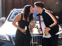 निक जोनास ने पत्नी प्रियंका चोपड़ा को दी इतनी महंगी कार गिफ्ट, करोड़ों में है कीमत