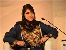 जम्मू कश्मीरः आर्टिकल 370 हटने के दो महीने बाद महबूबा मुफ्ती से मिलेंगे PDP के नेता, सरकार ने दी इजाजत