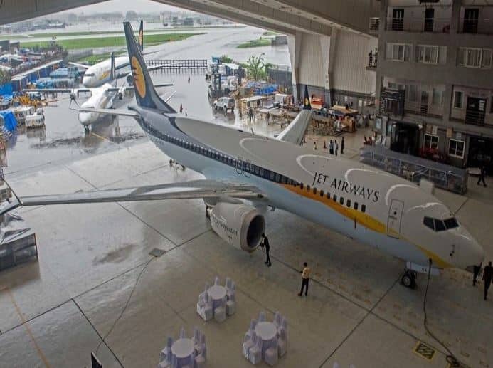 DGCA Order To SpiceJet and jet after Banned Boeing 737 Max 8 Planes DGCA ने स्पाइस जेट और जेट एयरवेज से कहा- यात्रियों को या तो पैसा वापस करें या दूसरे विमान भेजें