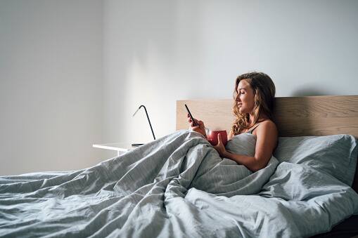 बेड टी पीने से शरीर आयरन को एब्जॉर्व नहीं कर पाता जिससे आयरन की कमी होने लगती है. यदि आपको आयरन की कमी है या एनीमिया है तो बेड टी   बिल्कु्ल ना लें. 