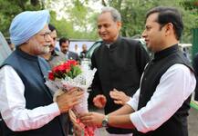 राजस्थान: अशोक गहलोत के बेटे वैभव का हो सकता है राजनीति में डेब्यू, जोधपुर या जालोर सिरोही सीट से चुनाव लड़ेंगे