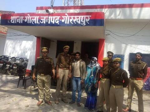 गोरखपुर: युवती ने पति के साथ मिलकर की प्रेमी की हत्या, नमक डालकर दफना दिया शव गोरखपुर: युवती ने पति के साथ मिलकर की प्रेमी की हत्या, नमक डालकर दफना दिया शव