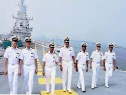 इंडियन नेवी में परमानेंट और शॉर्ट सर्विस कमीशन के दर्जनों पदों पर बहाली, जल्द करें आवेदन