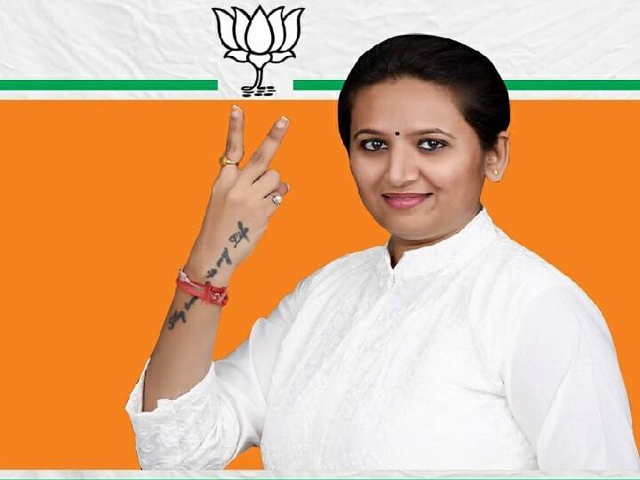Gujarat Patidar leader Reshma Patel quits BJP before Lok Sabha Election 2019 गुजरात: पाटीदार नेता रेशमा पटेल ने छोड़ी BJP, लोकसभा चुनाव लड़ने का एलान