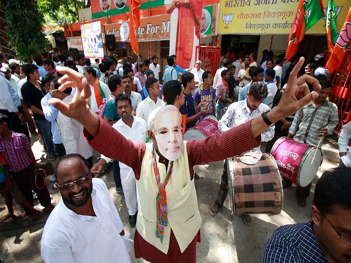 विपक्ष के आरोपों को अपने लिए चुनावी नारा बना लेते हैं पीएम मोदी